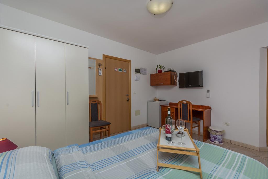 Guest House Gloria Novigrad Istria エクステリア 写真