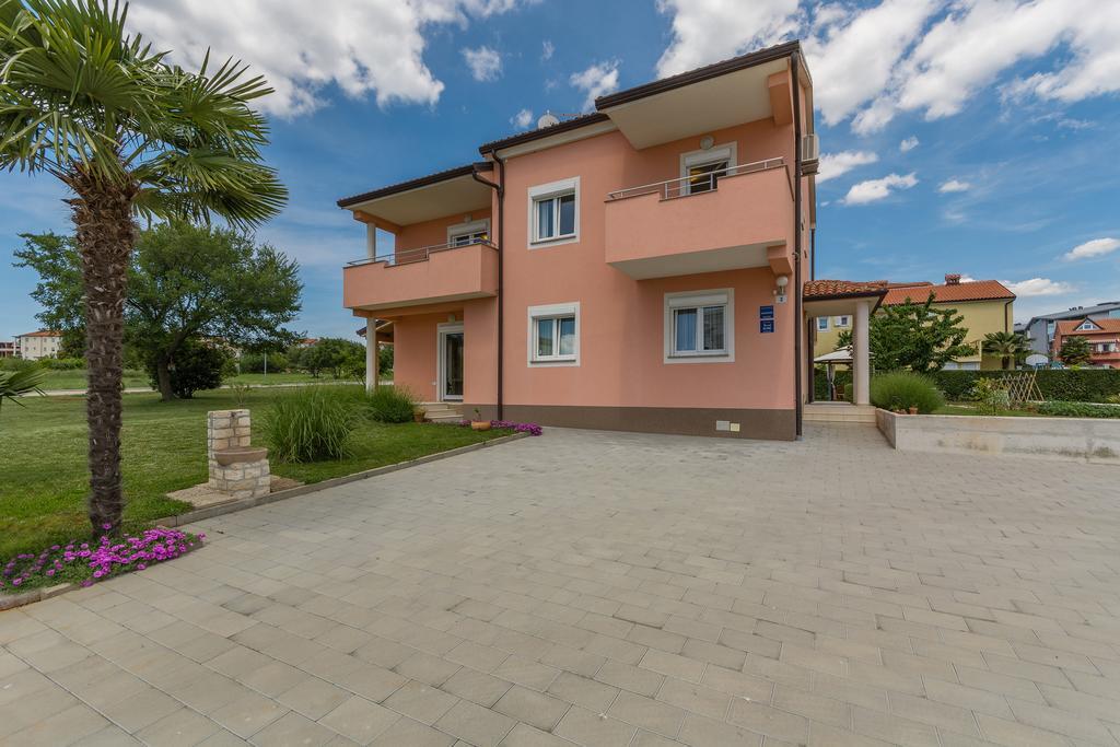 Guest House Gloria Novigrad Istria エクステリア 写真